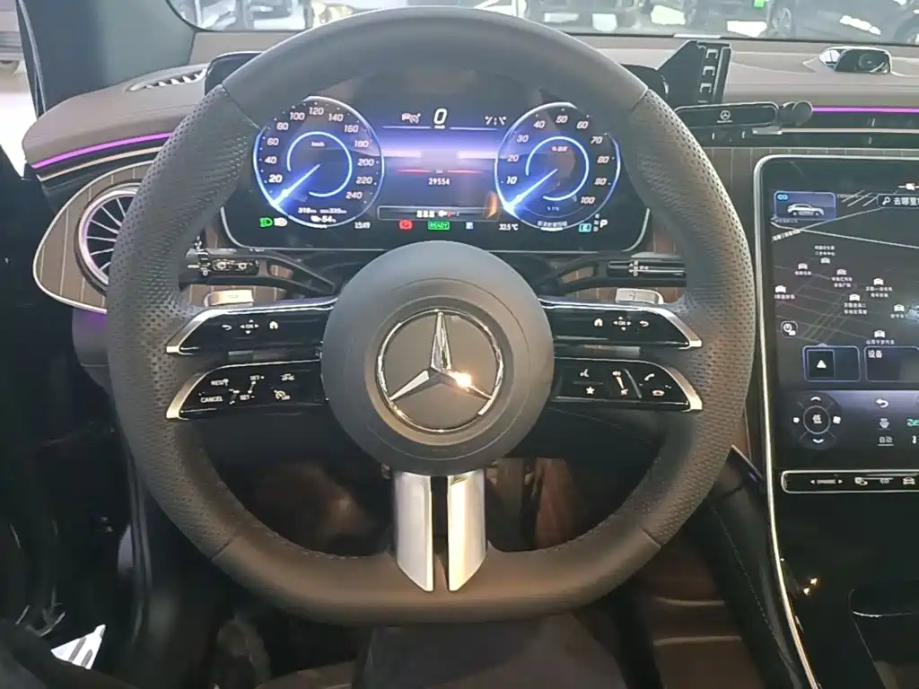 Mercedes-Benz EQE SUV 2024 — фото 11