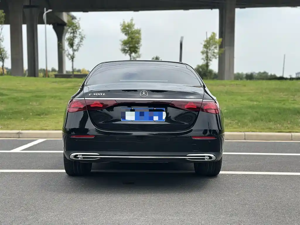 Mercedes-Benz E-Class 2024