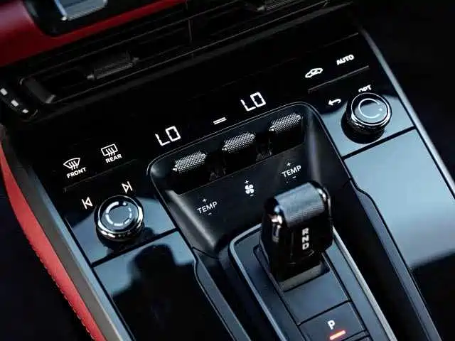 Porsche 911 2020 — фото 18