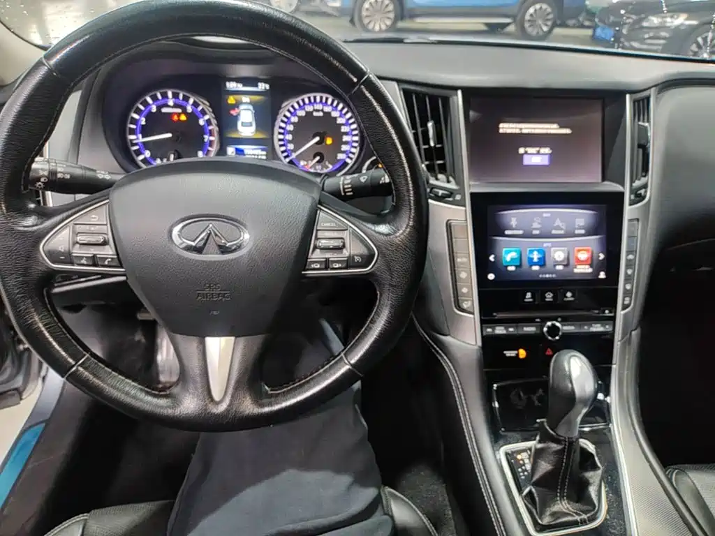 Infiniti Q50L 2015