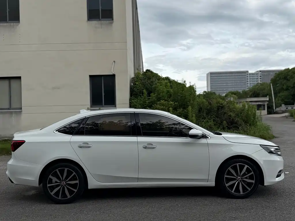 Roewe i6 Classic 2018 — фото 7