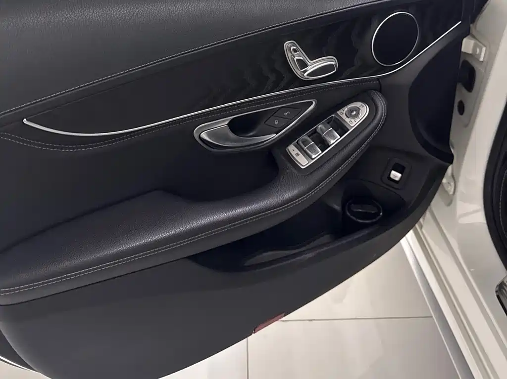 Mercedes-Benz C-Class 2018 — фото 13