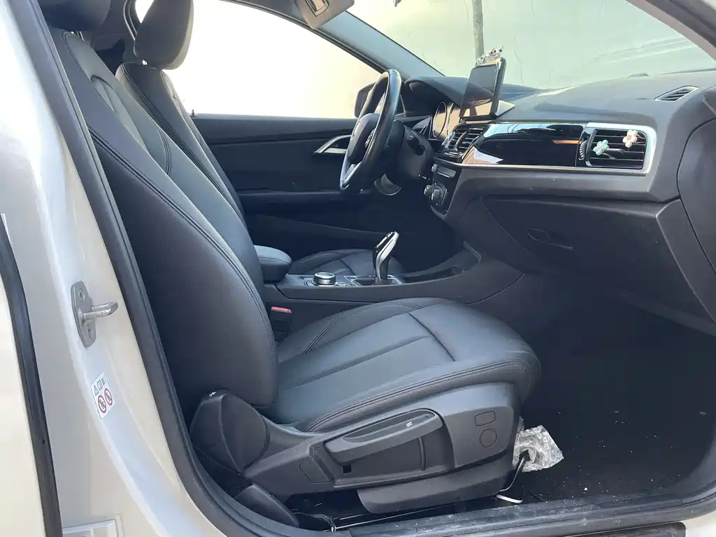 BMW 1 Series 2021
