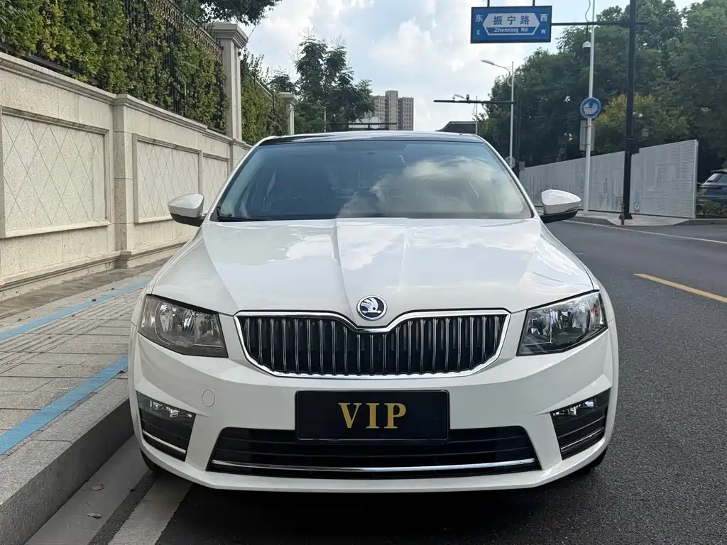 Skoda Octavia 2017 — фото 2