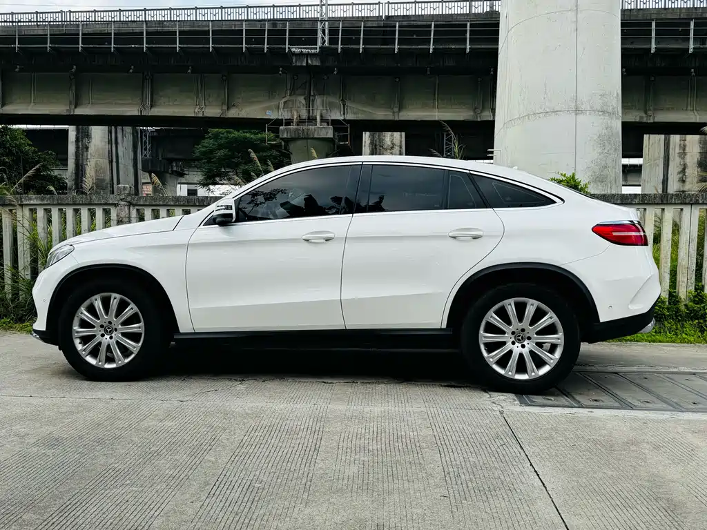 Mercedes-Benz GLE Coupe 2017 — фото 12