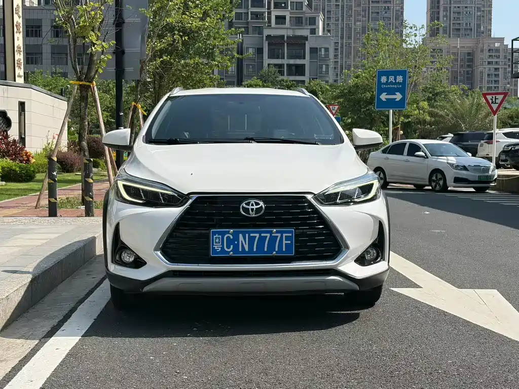 Toyota Yaris L 2021