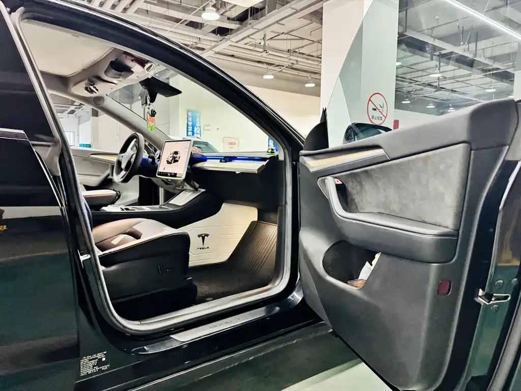 Tesla Model Y 2022 — фото 12