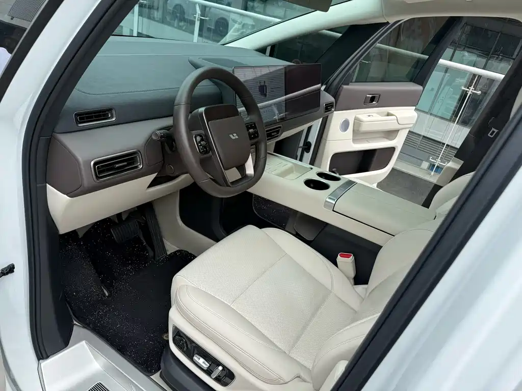 Li Auto Li MEGA 2025