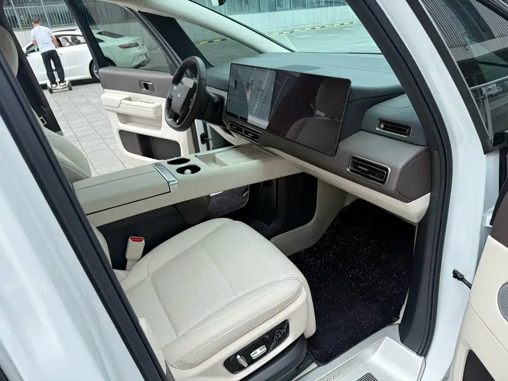 Li Auto Li MEGA 2025
