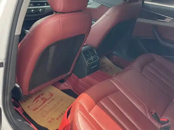 Audi A4L 2019