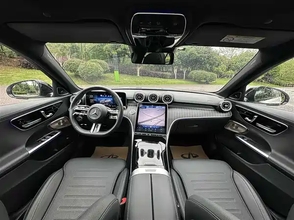 Mercedes-Benz C-Class 2025
