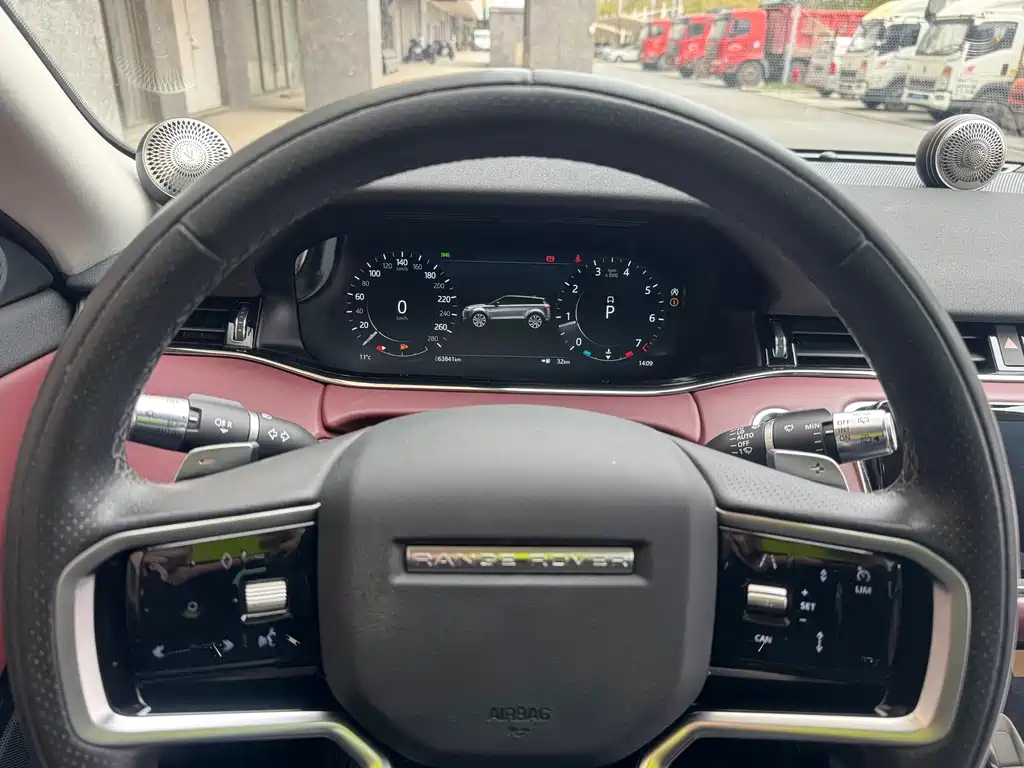 Land Rover Evoque 2023 — фото 16