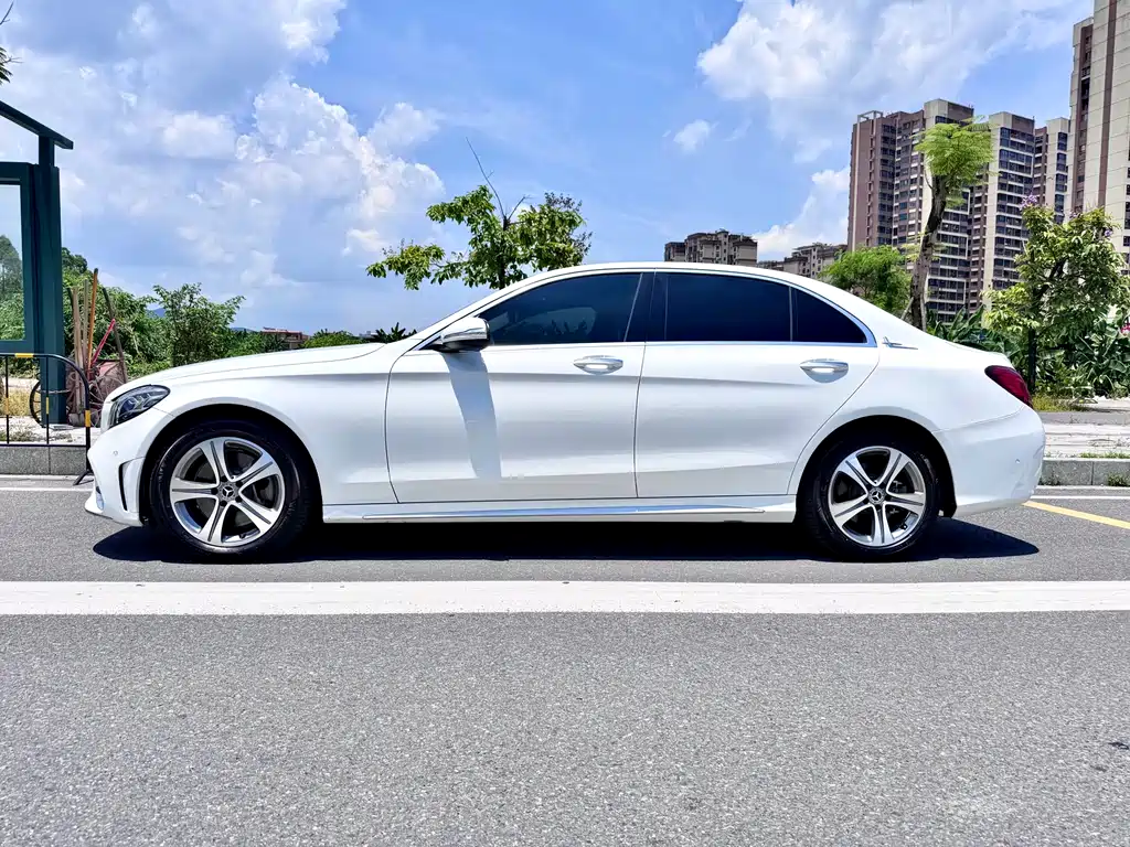 Mercedes-Benz C-Class 2019 — фото 10