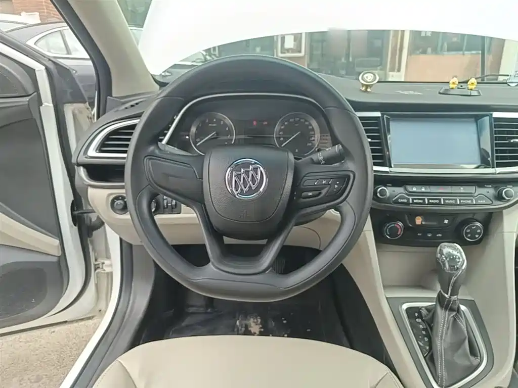 Buick Excelle 2015 — фото 11
