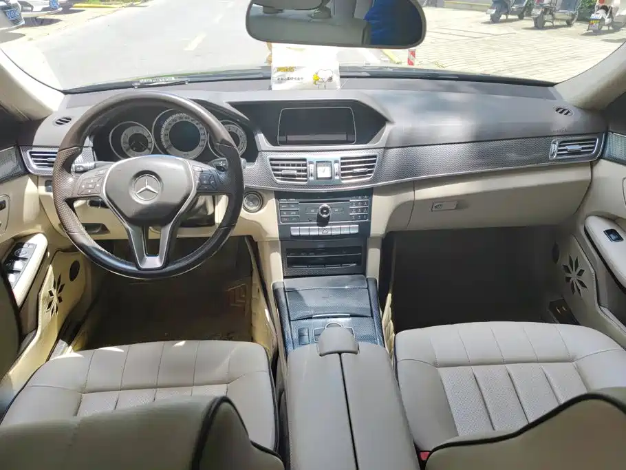 Mercedes-Benz E-Class 2016 — фото 12