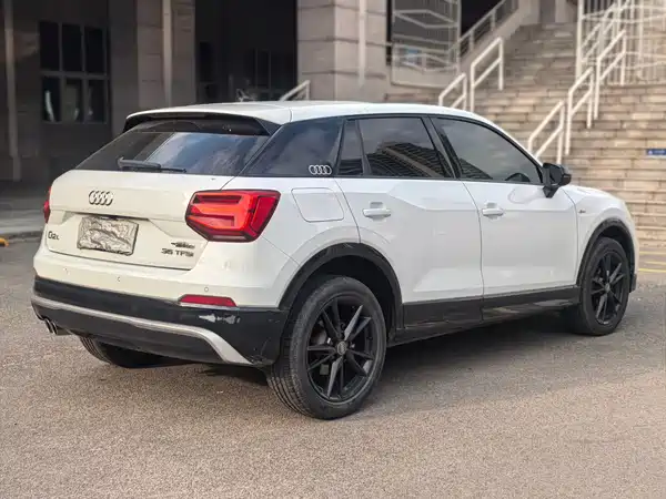 Audi Q2L 2021