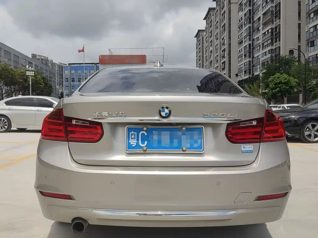 BMW 3 Series 2015 — фото 12