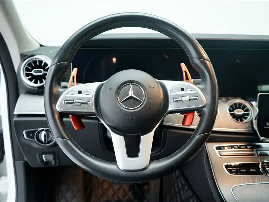 Mercedes-Benz CLS 2020 — фото 17