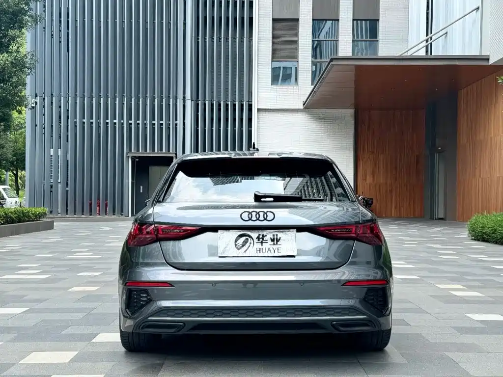 Audi A3 2023 — фото 12