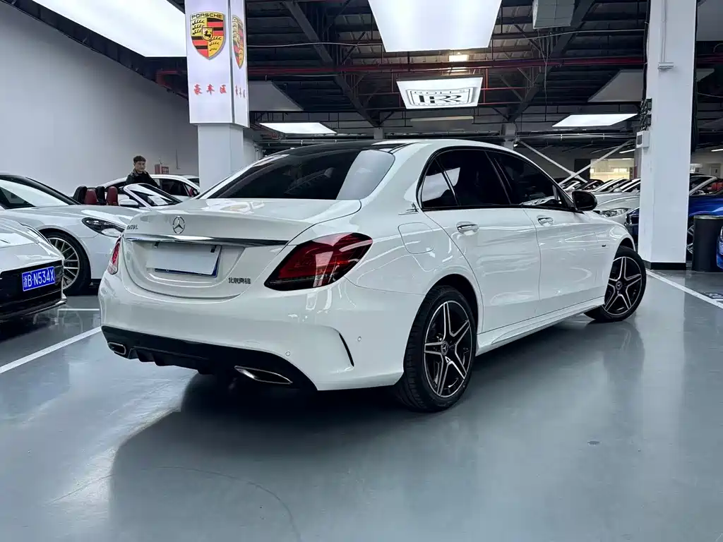Mercedes-Benz C-Class 2021