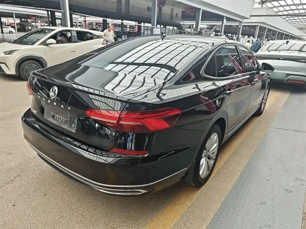 Volkswagen Passat 2019 — фото 7