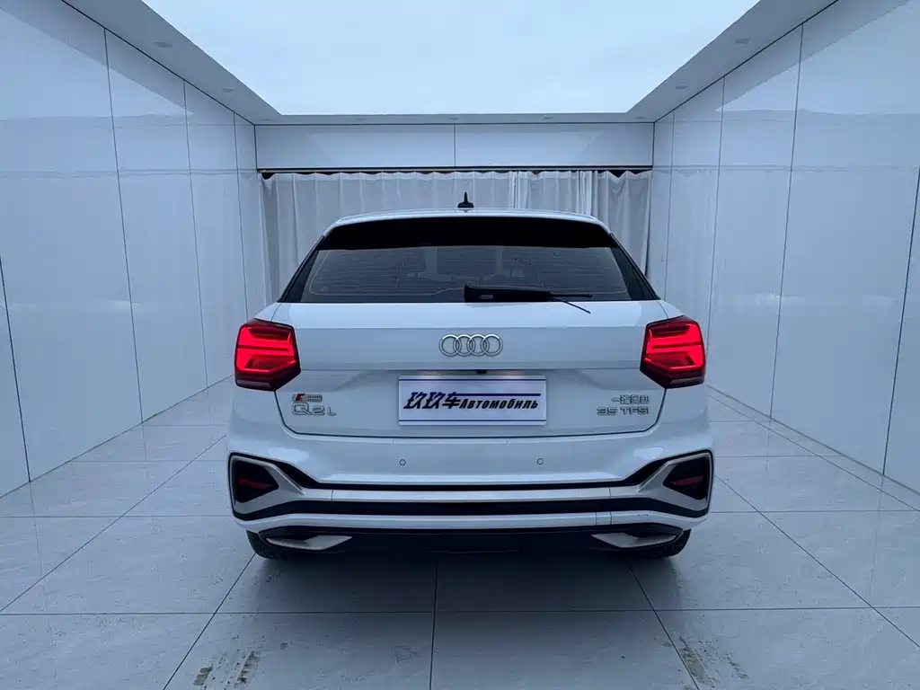 Audi Q2L 2022