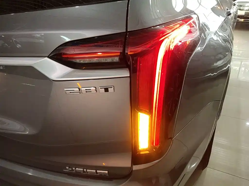 Cadillac XT6 2020 — фото 8
