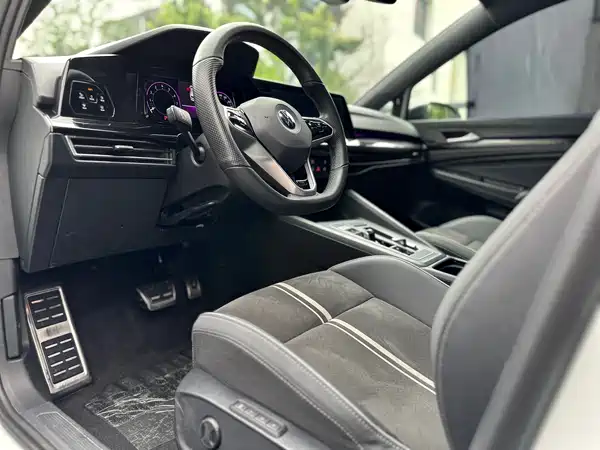 Volkswagen Golf 2024
