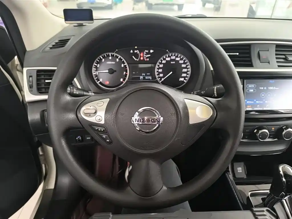 Nissan Sylphy 2017 — фото 11