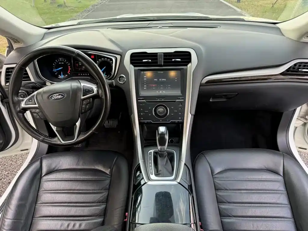 Ford Mondeo 2016 — фото 10
