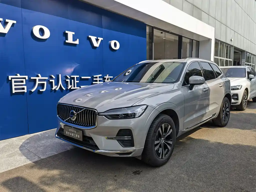 Volvo XC60 2024 — фото 1