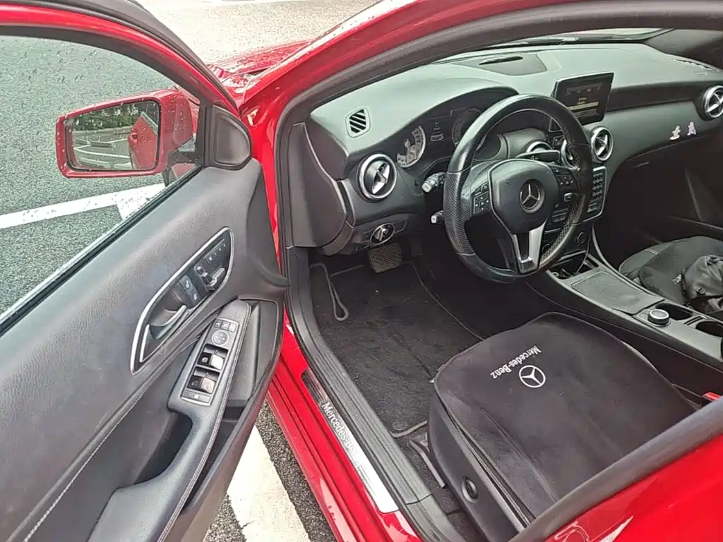 Mercedes-Benz A-Class 2015 — фото 23