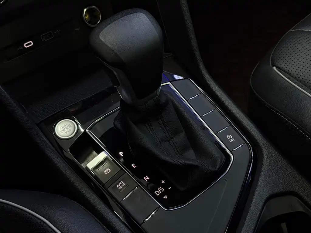 Volkswagen Tiguan L 2023 — фото 15