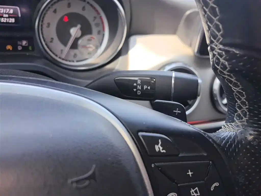 Mercedes-Benz GLA 2015 — фото 14