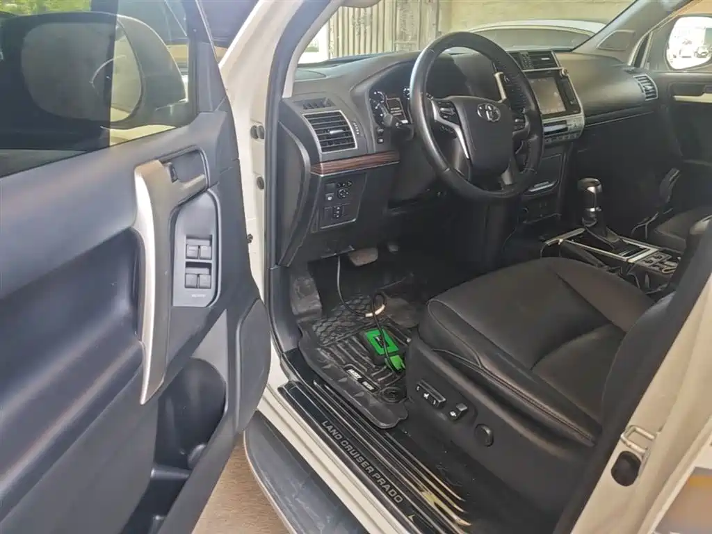 Toyota Prado 2019 — фото 16