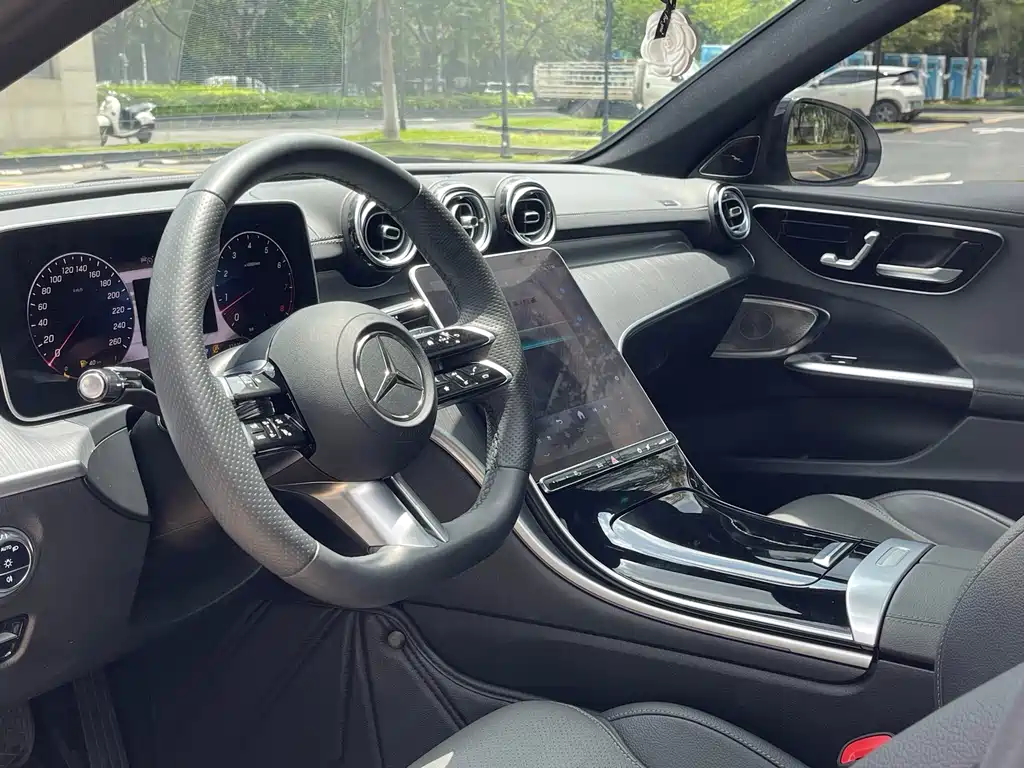 Mercedes-Benz C-Class 2023 — фото 14