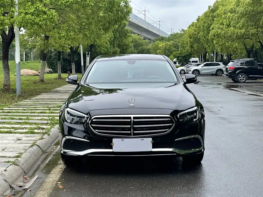 Mercedes-Benz E-Class 2023 — фото 3