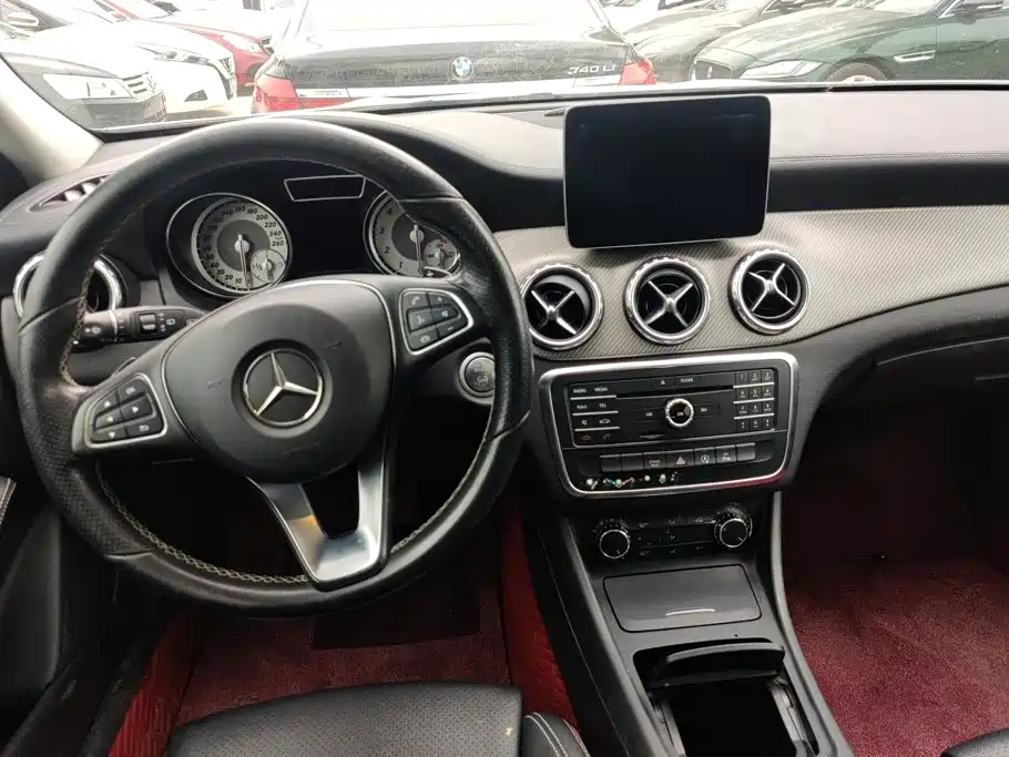 Mercedes-Benz GLA 2017 — фото 12