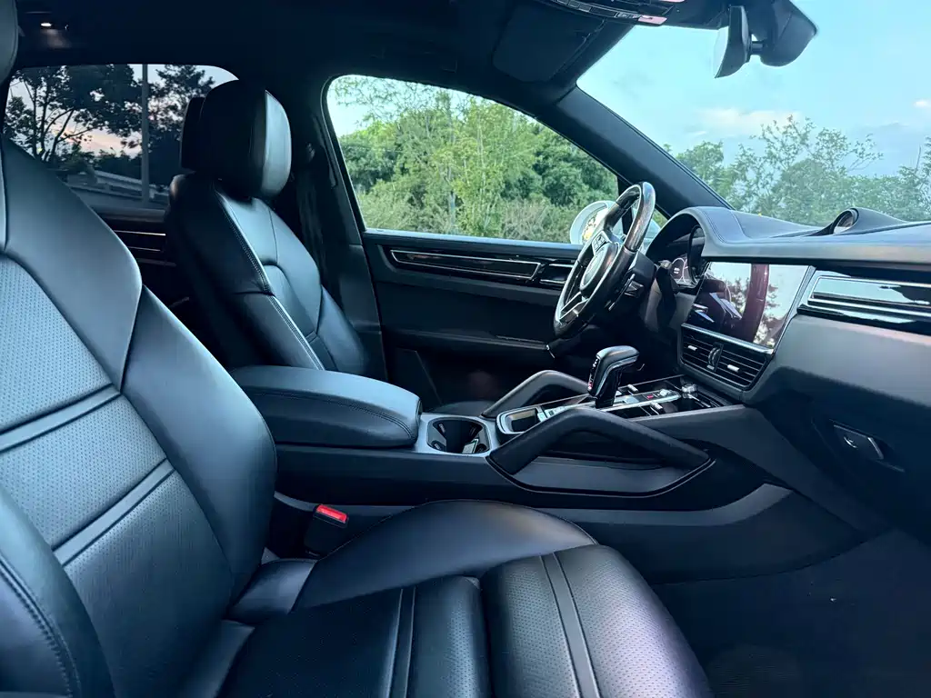 Porsche Cayenne 2018 — фото 10