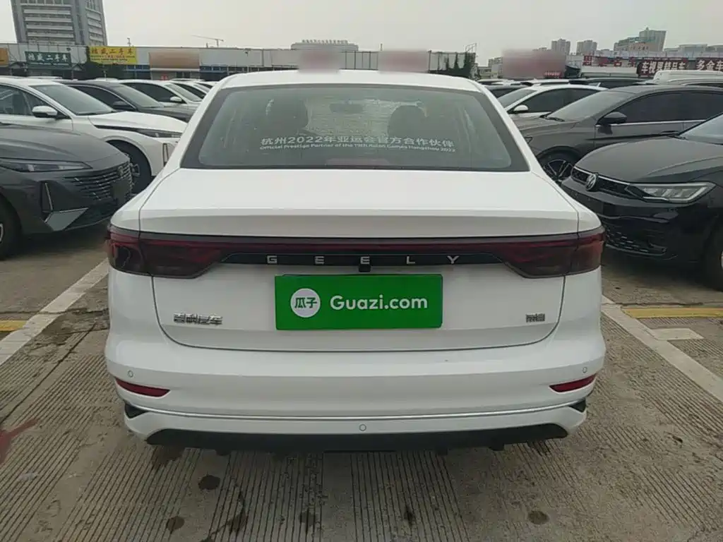 Geely Emgrand 2023
