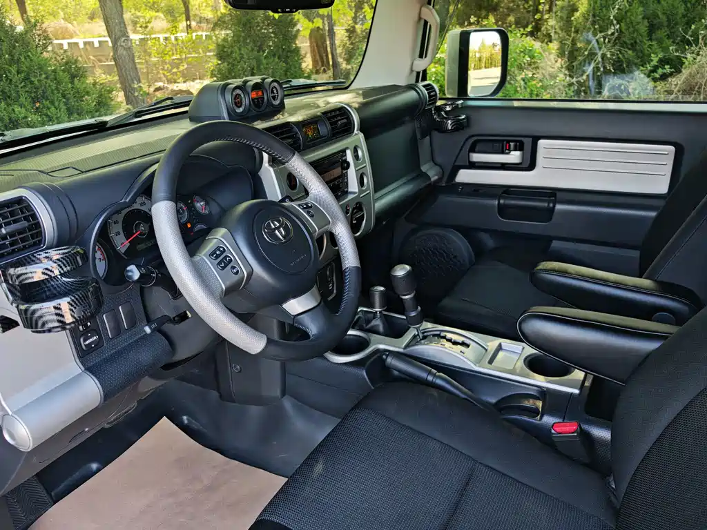 Toyota FJ Cruiser 2018 — фото 21