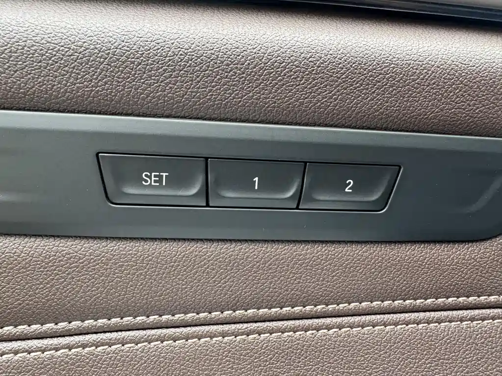 BMW 5 Series New Energy 2021 — фото 15