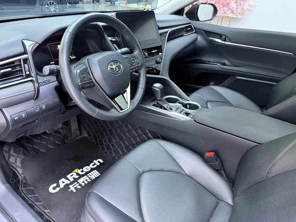Toyota Camry 2023 — фото 13