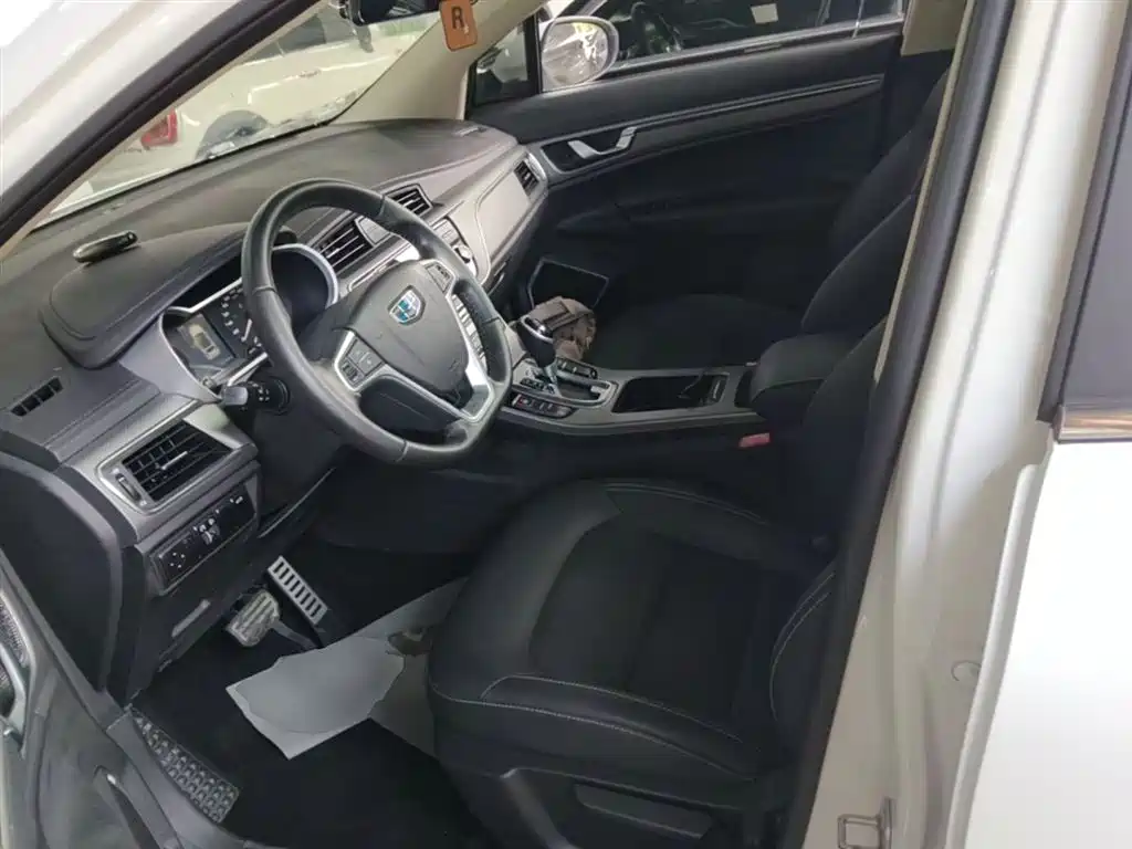 Geely Emgrand GS 2017 — фото 15
