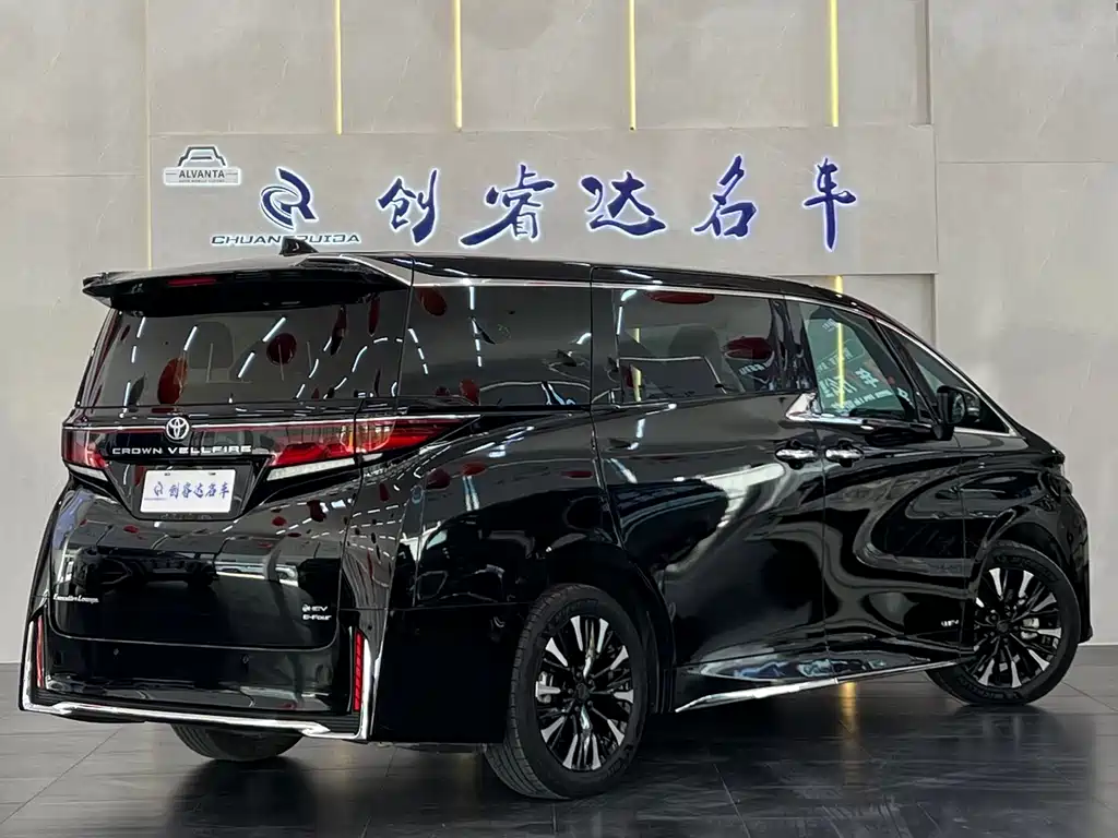 Toyota Vellfire 2024 — фото 3