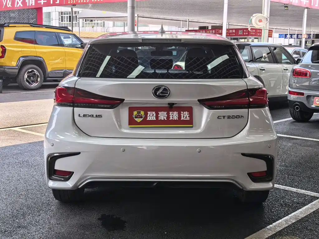 Lexus CT 2018 — фото 10