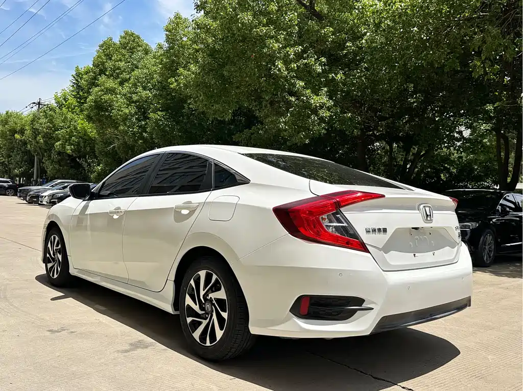 Honda Civic 2019 — фото 13