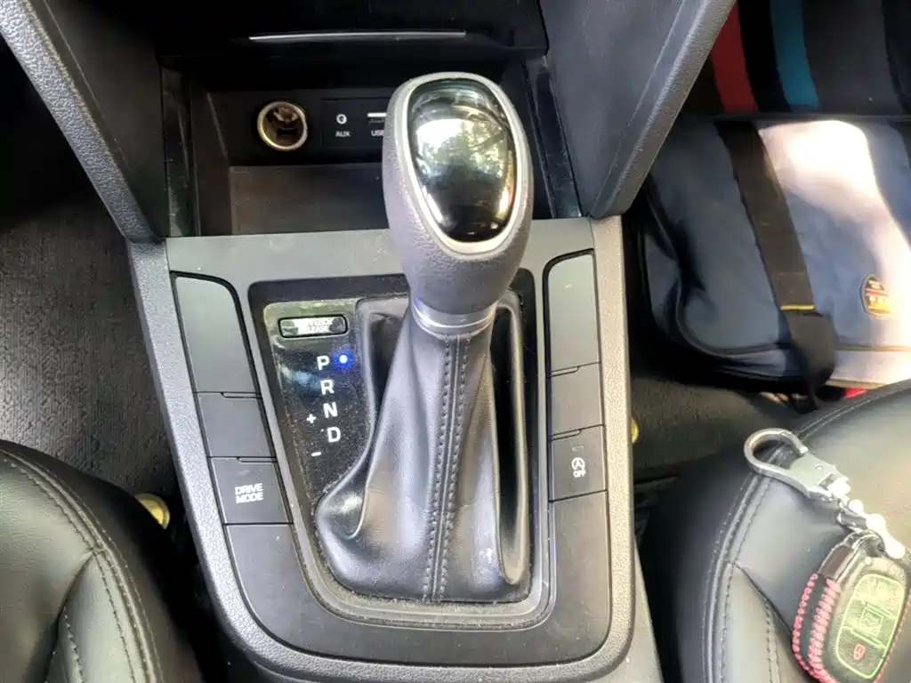 Hyundai Elantra 2019 — фото 14