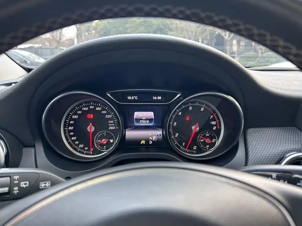 Mercedes-Benz GLA 2018 — фото 11