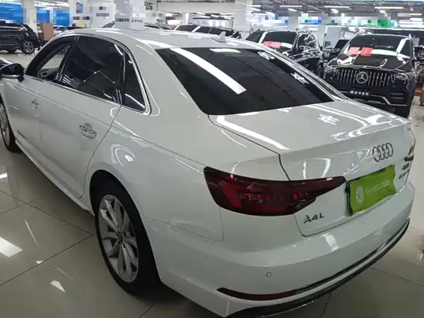 Audi A4L 2020